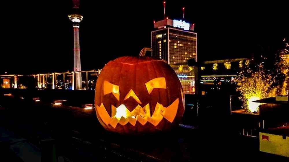 Club Weekend Berlin Halloween 2017 - Rooftop & Club - Spooky Horror House