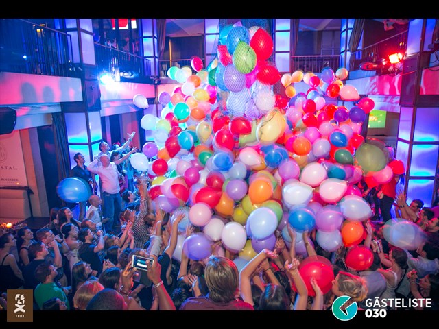 Partypics Felix Club 25.07.2014 Crazy Balloon - Wir lassen die Ballons mit Geschenken von der Decke fallen!