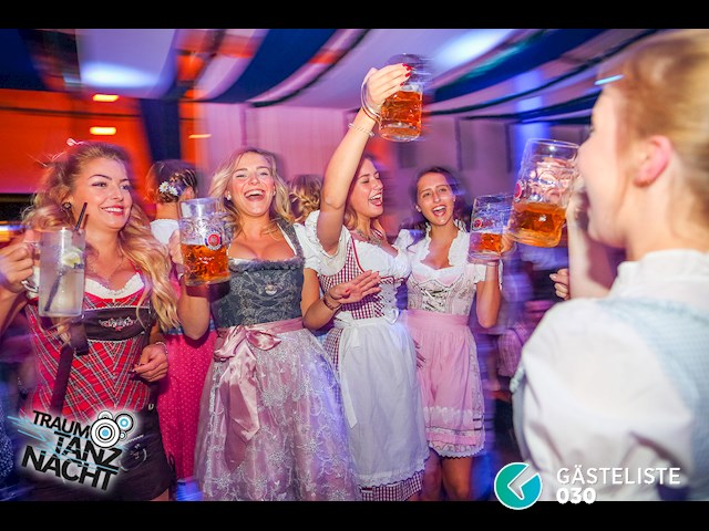 Partypics Universal Hall 30.09.2016 Traumtanz-Nacht O`zapft is - Das Oktoberfestspecial