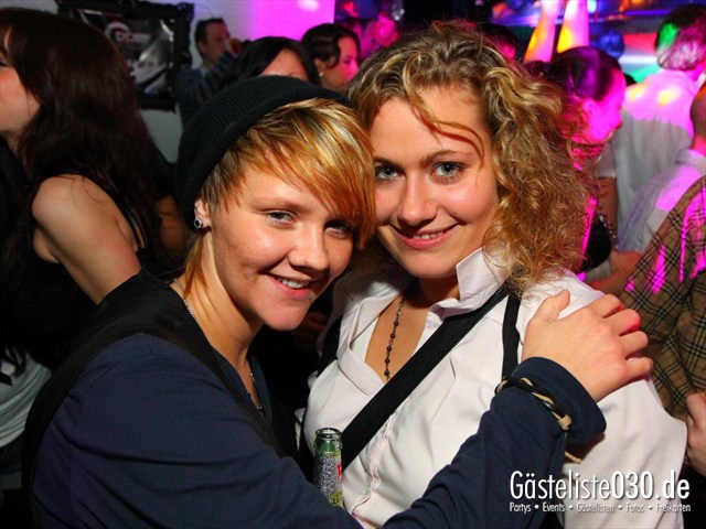 https://www.gaesteliste030.de/Partyfoto #209 Q-Dorf Berlin vom 17.12.2011